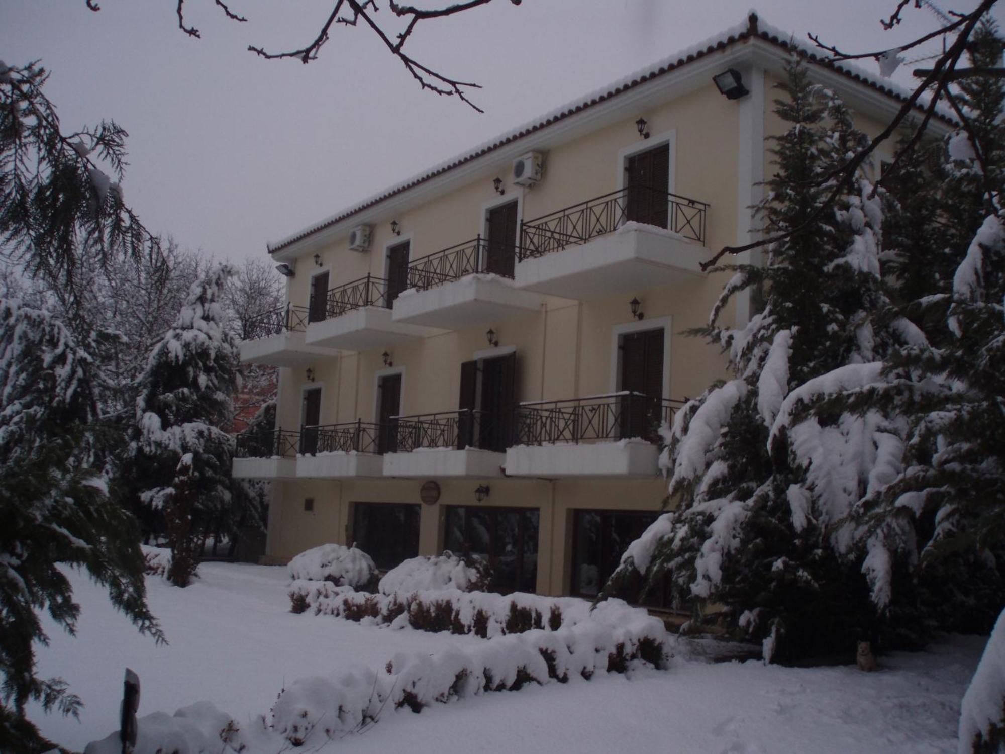Aroanios Hotel Klitoria Exterior photo